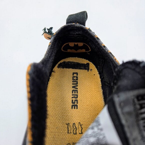 Batman Converse Trainers Size 6 Infants Kids Rare Read - Picture 11 of 16
